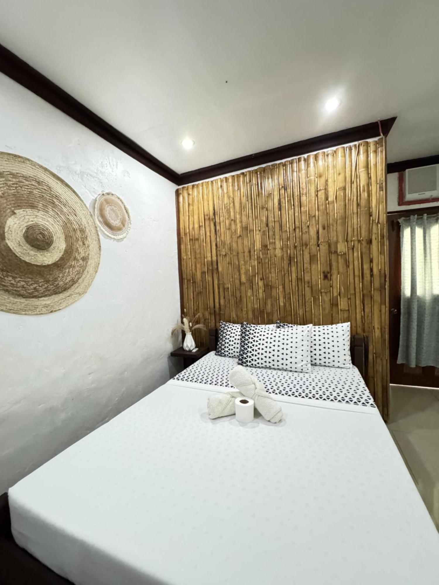 Aquaholik Traveler'S Lodge 엘니도 외부 사진