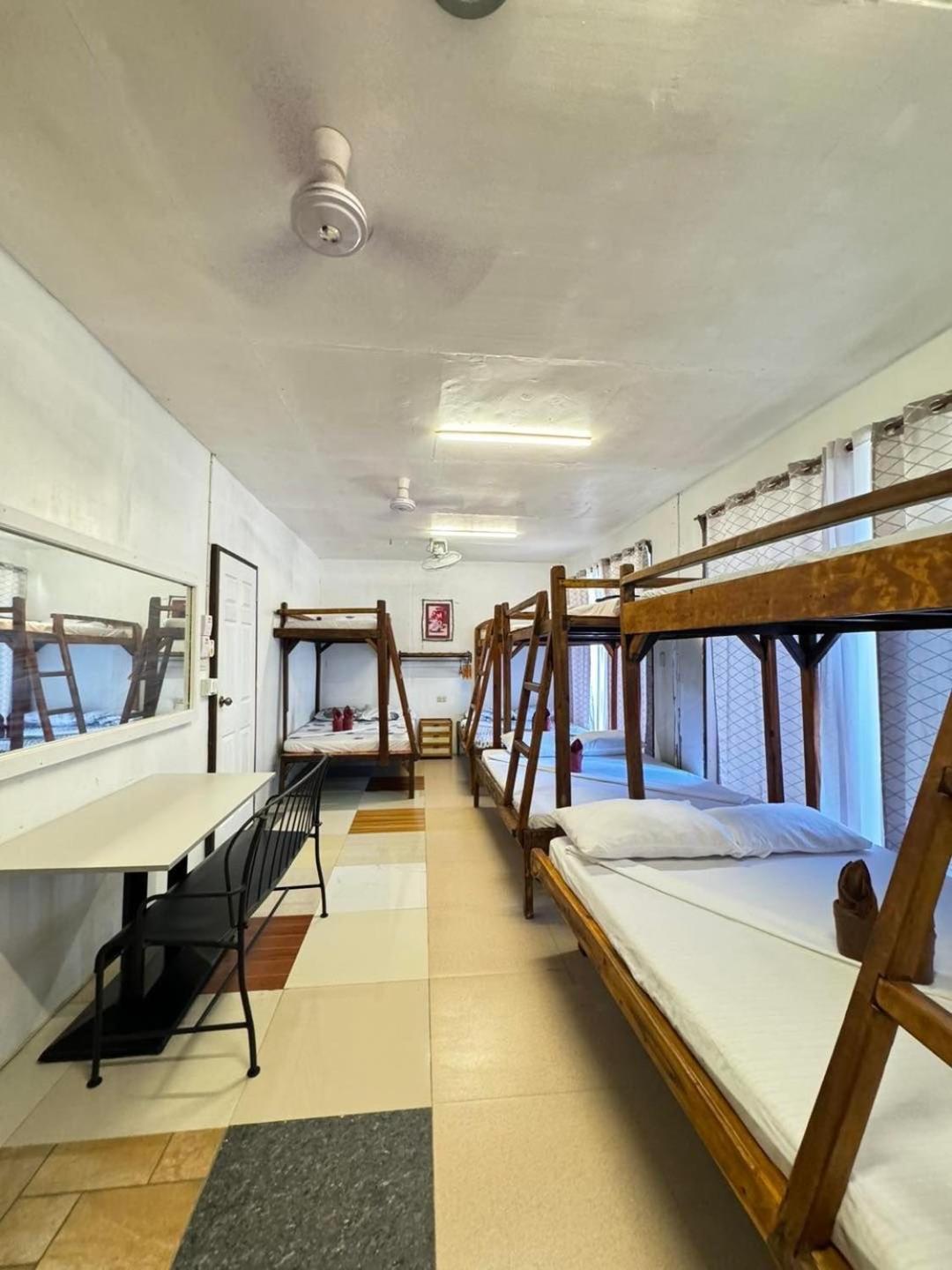 Aquaholik Traveler'S Lodge 엘니도 외부 사진