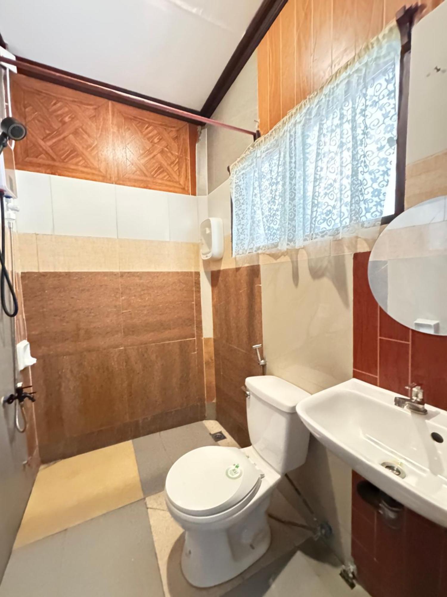 Aquaholik Traveler'S Lodge 엘니도 외부 사진