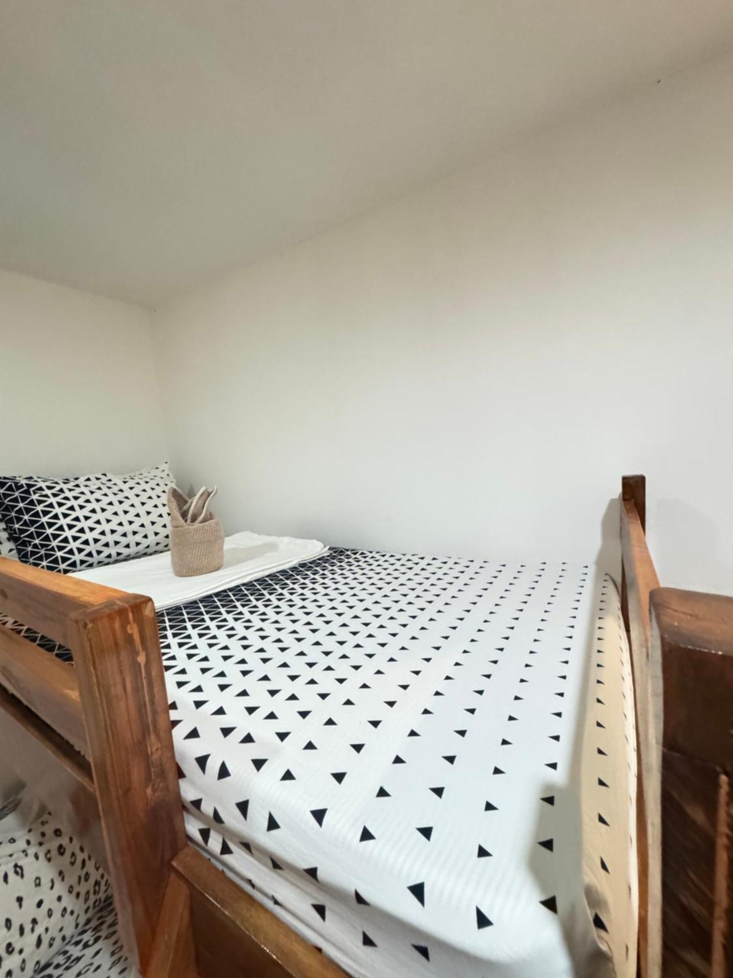 Aquaholik Traveler'S Lodge 엘니도 외부 사진