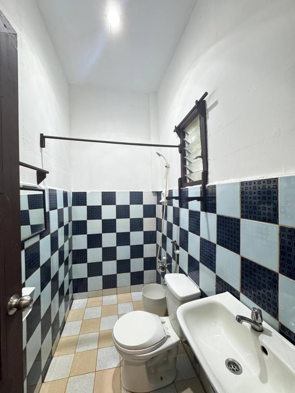 Aquaholik Traveler'S Lodge 엘니도 외부 사진