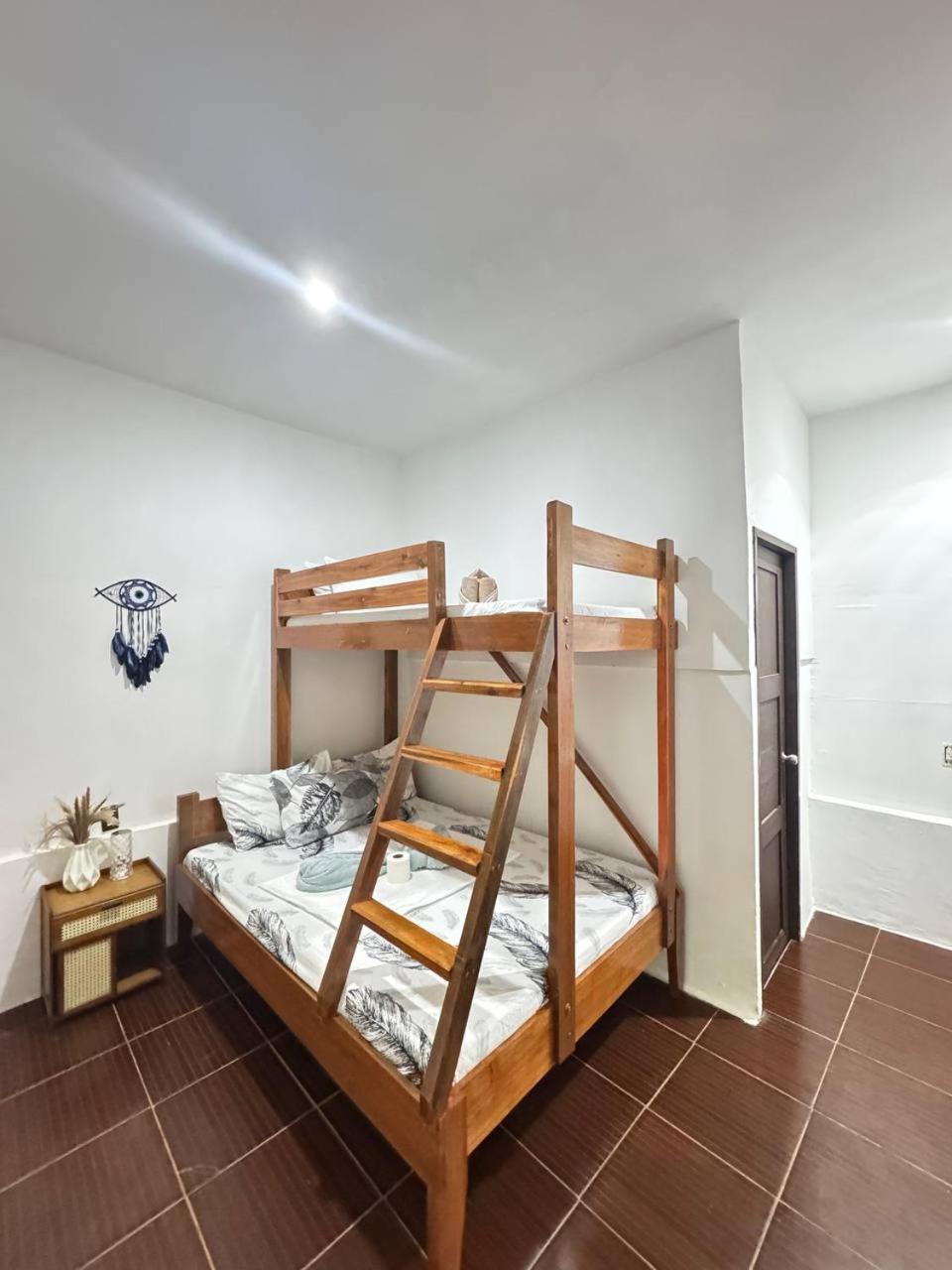 Aquaholik Traveler'S Lodge 엘니도 외부 사진