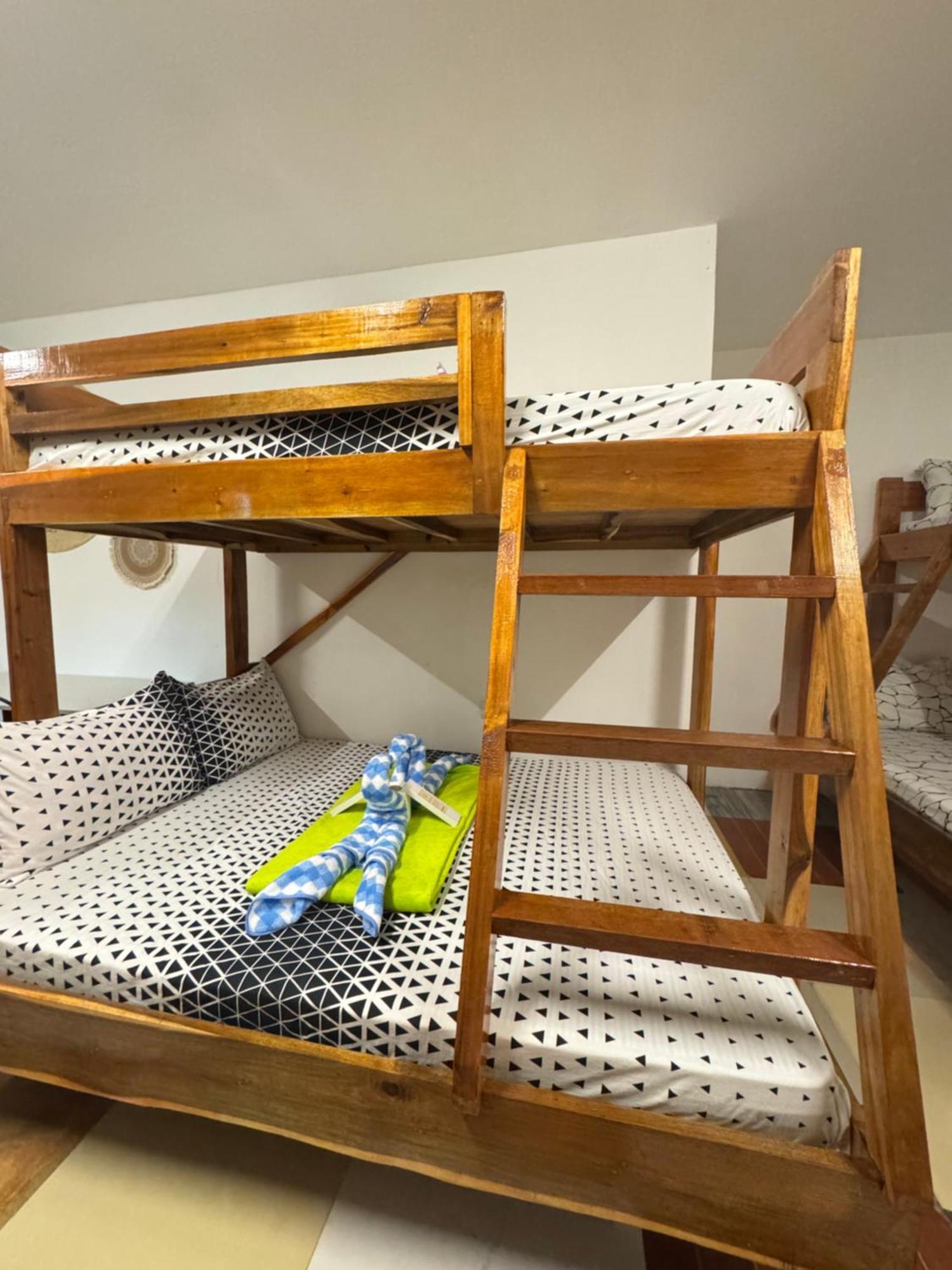 Aquaholik Traveler'S Lodge 엘니도 외부 사진