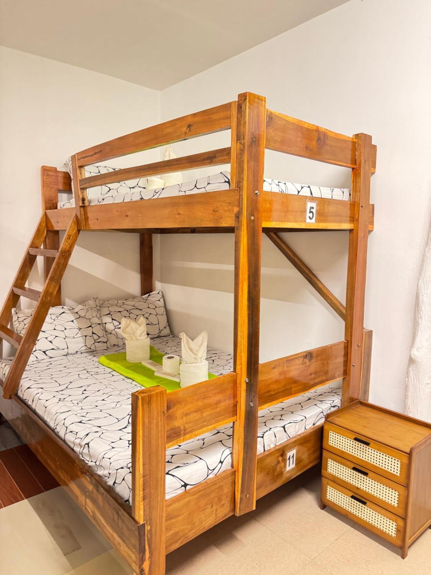 Aquaholik Traveler'S Lodge 엘니도 외부 사진